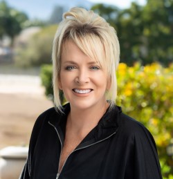 ABOUT US-carlsbad-ca-meet-the-team-bio-AnneSilva